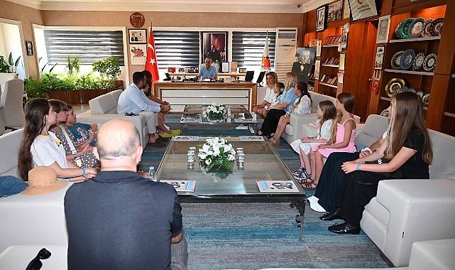Maltepe’de çocuk tiyatroları yaz akşamlarını renklendiriyor