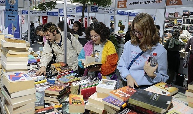 Kitapseverler sahaflarda geçmişin izini sürüyor